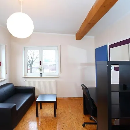 Stylish 3 Bedroom Apartament Norymberga